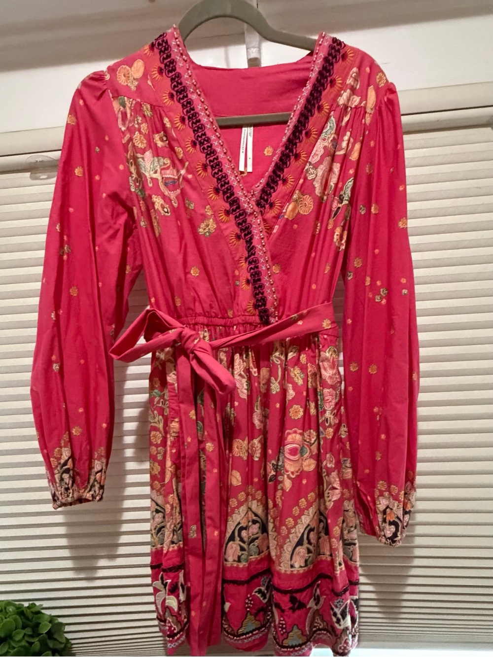 Anthropologie Raquel
Embroidered Mini Fuchsia Printed V-Neck Long-Sleeve dress - Picture 3 of 6